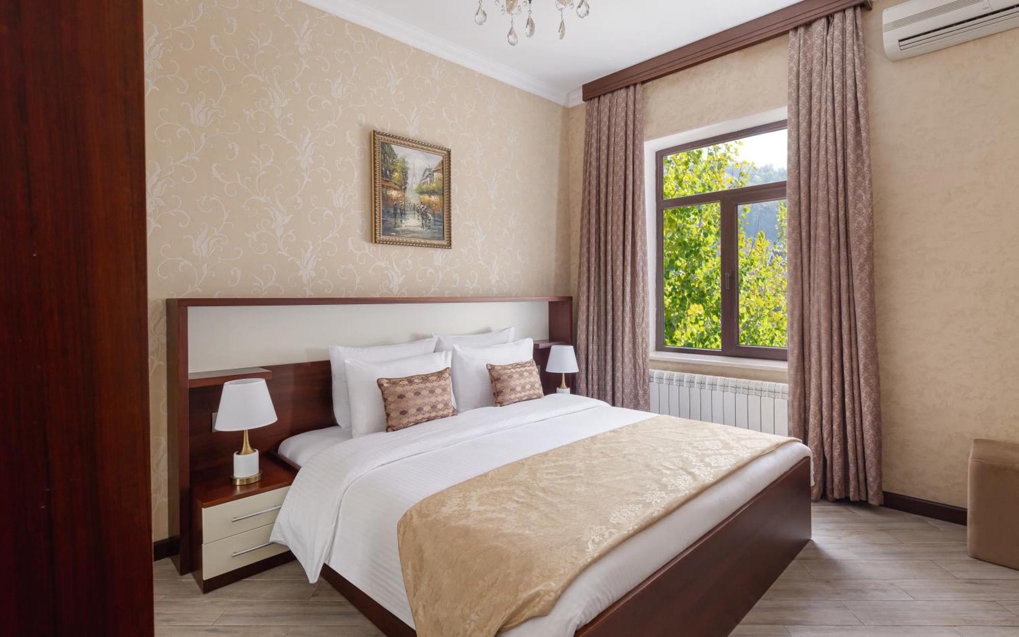 Shamakhi Palace Sharadil Seredil Екстер'єр фото A bedroom in the hotel