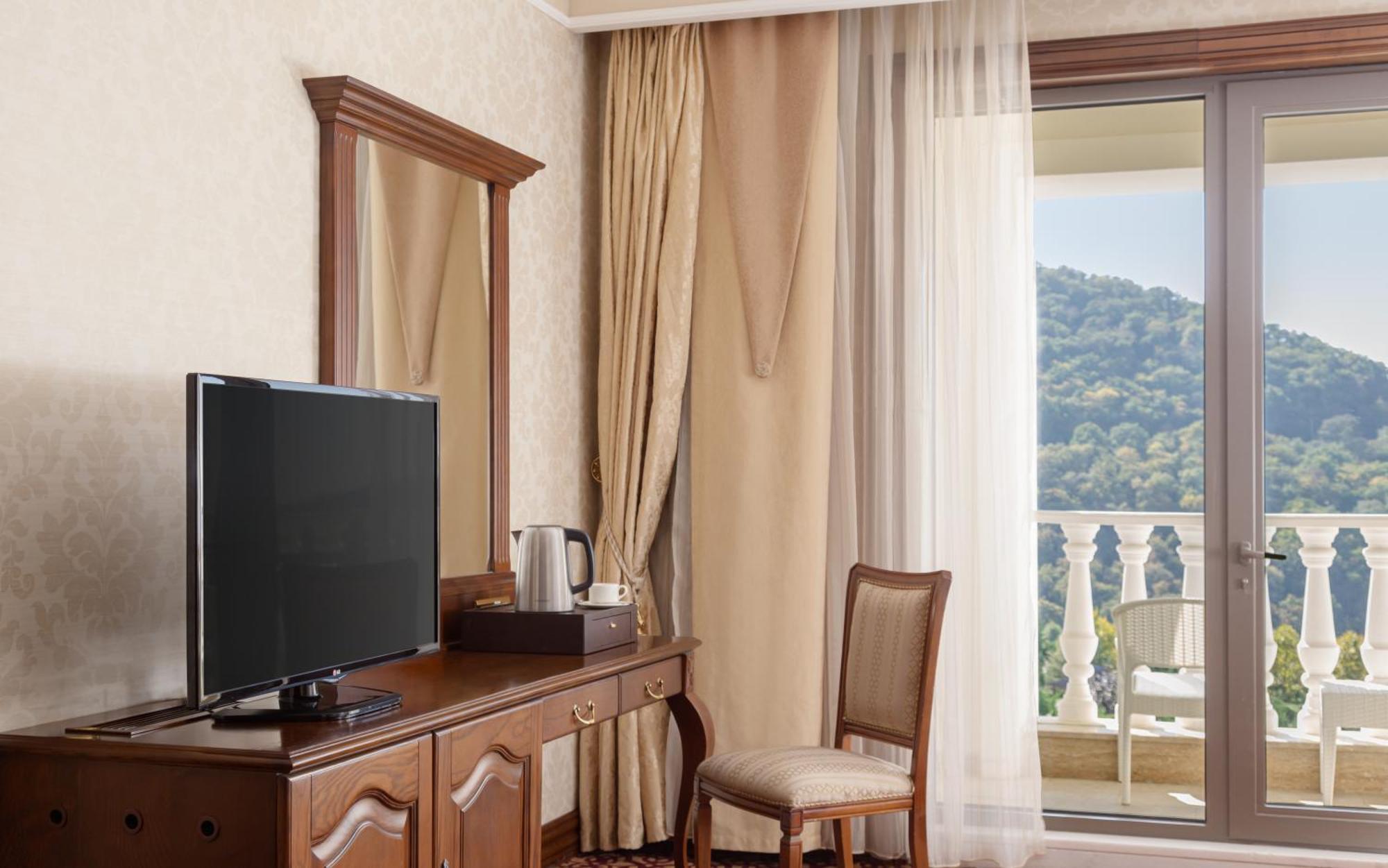Shamakhi Palace Sharadil Seredil Екстер'єр фото A television in a hotel room